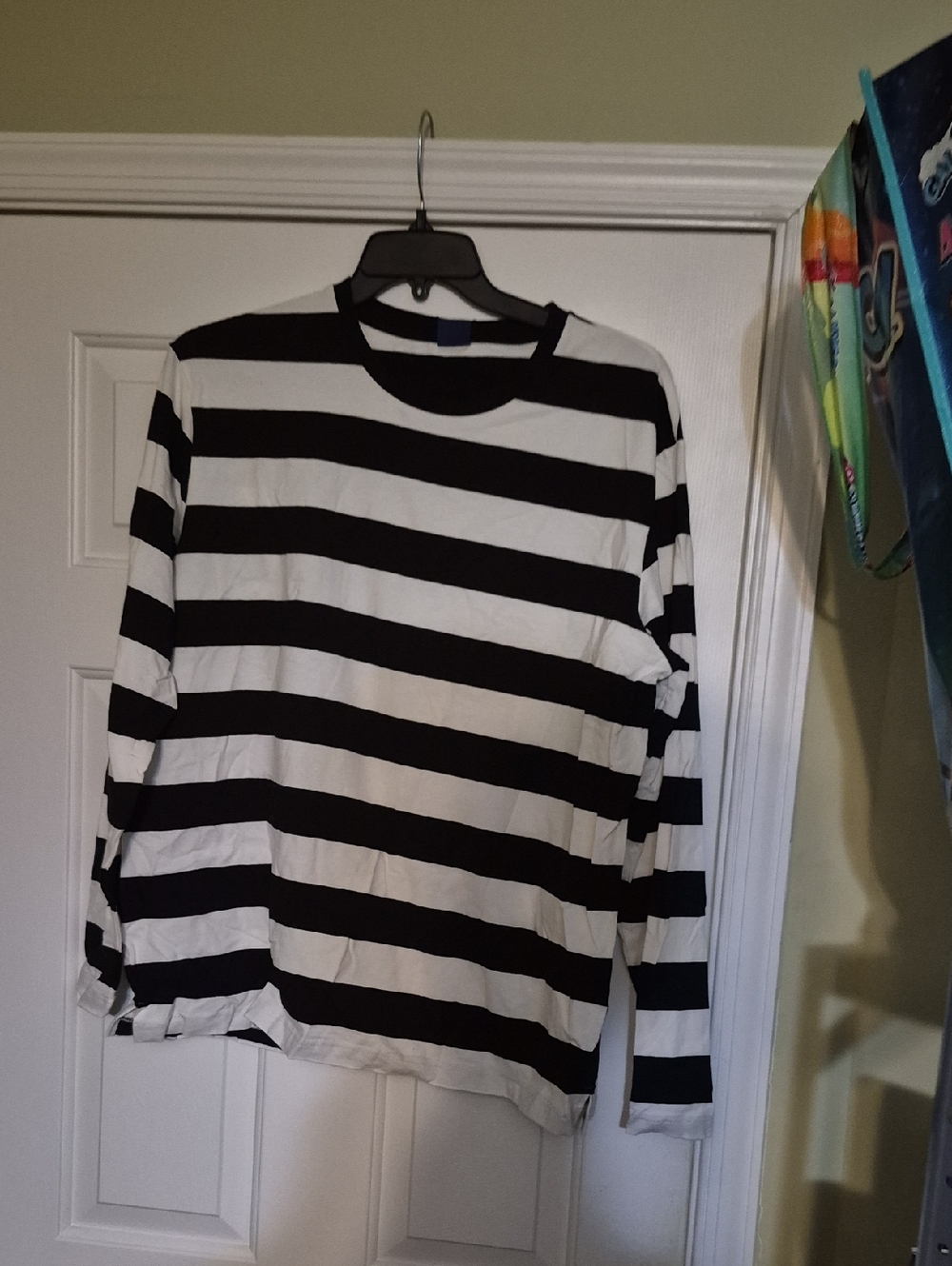 Black and White Striped Long Sleeve Tee